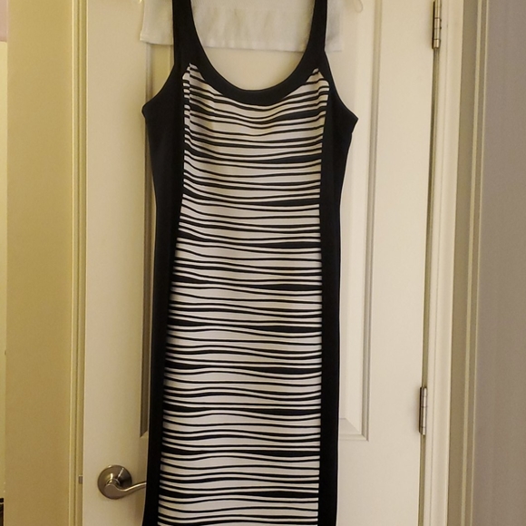 Size 16, R&M Richards dress. - Picture 2 of 6